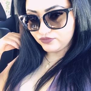 Meet your Posher, Roxana